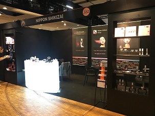 MakeUp in Paris 2017 Situation02
